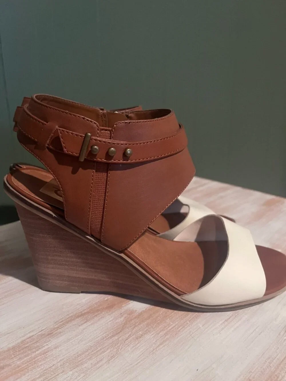 Dolce Vita Wedges, Tan & White, Size 10